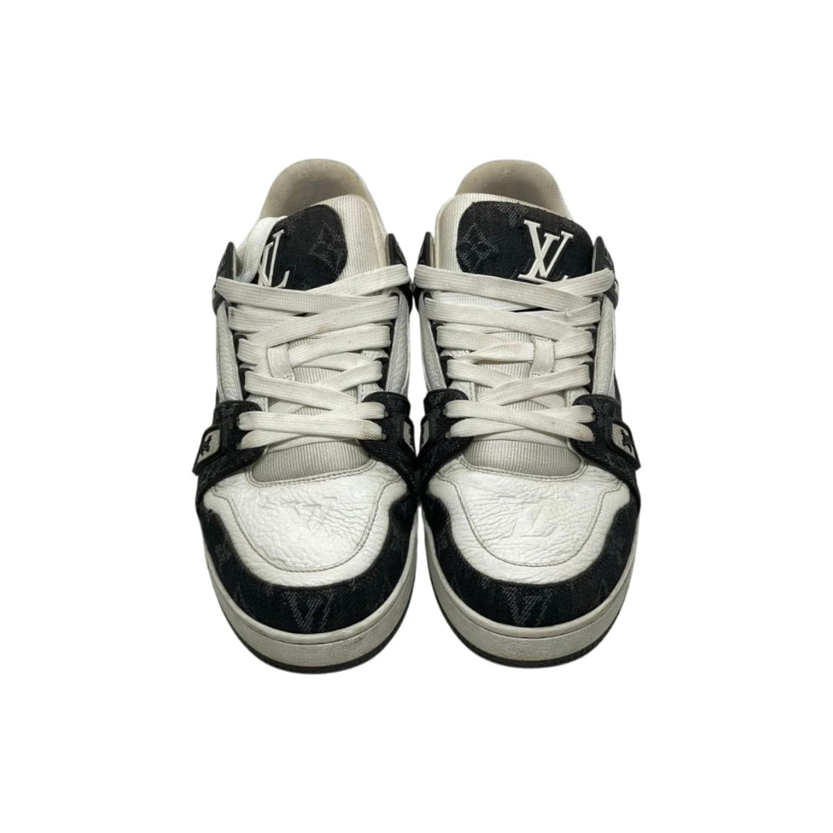 รองเท้าแบรนด์เนม ก่อนทำความสะอาด